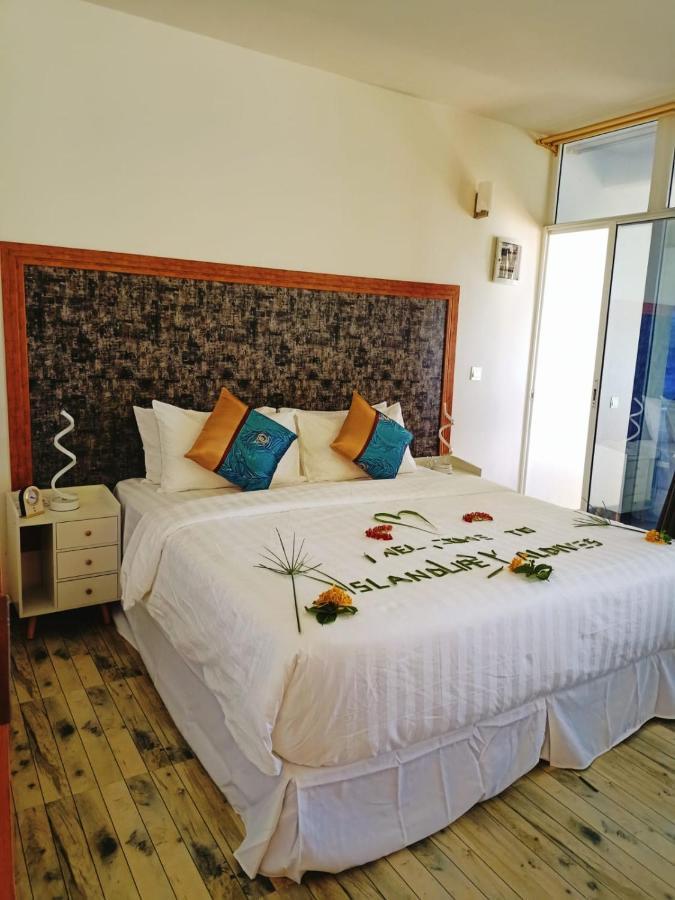 Island Life Maldives Retreat & Spa Magoodhoo Exterior photo
